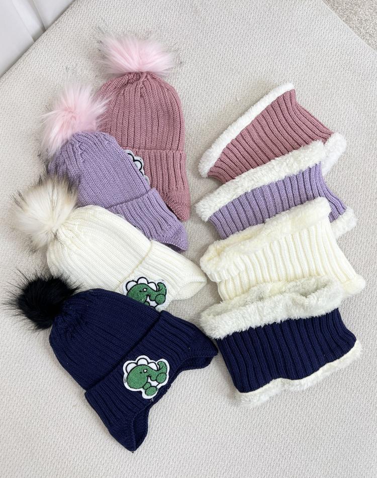 24789 کلاه و شال دانی سبز(4تا8سال)