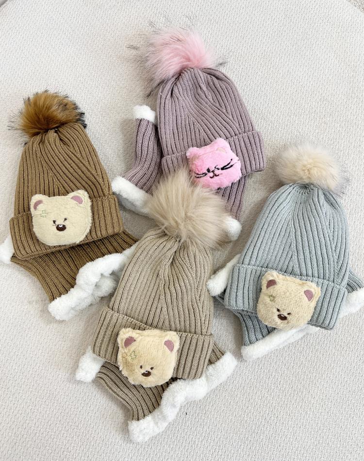 24790 کلاه و شال پیشی(2تا4سال)